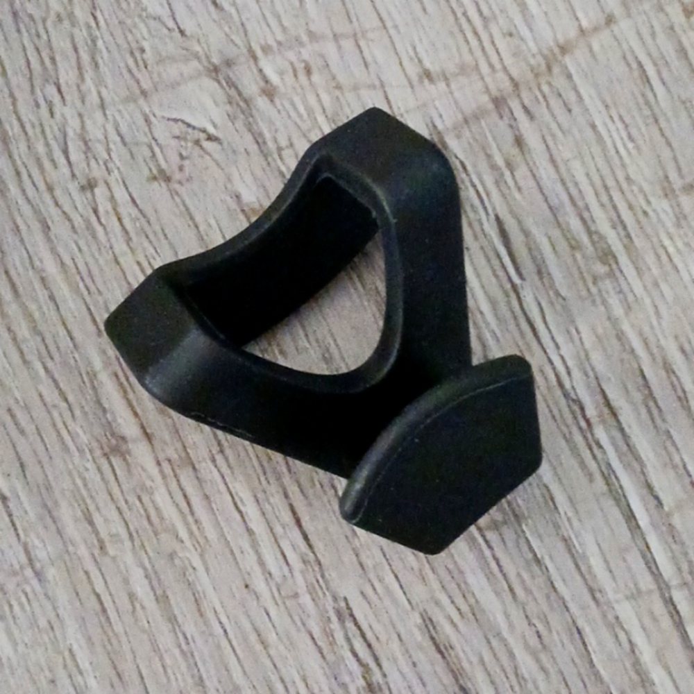 NWT Space Saving Hanger Hooks 60 Pack, Clothes Hanger Connector Space Triangles